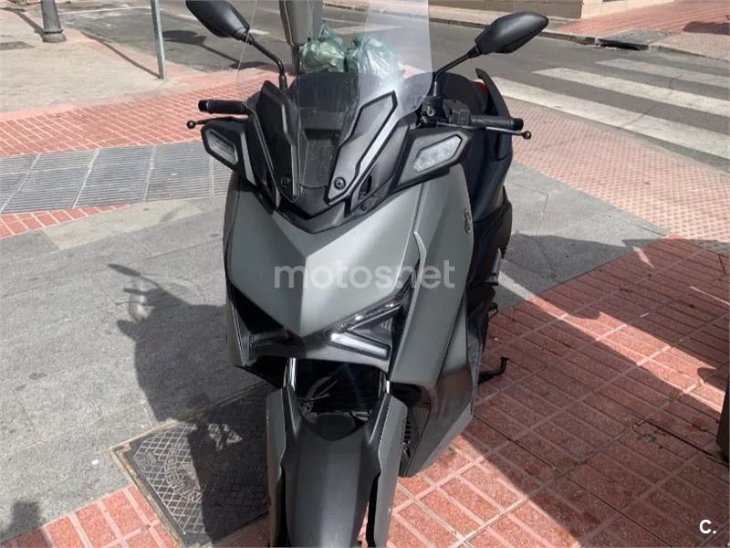 Yamaha XMAX 300 5900 € 2025 Madrid - 1