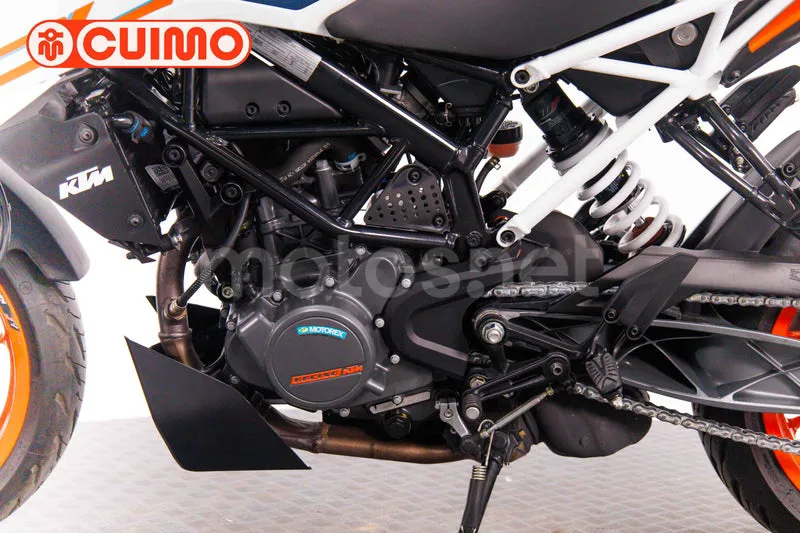 KTM 125 – Vista 19