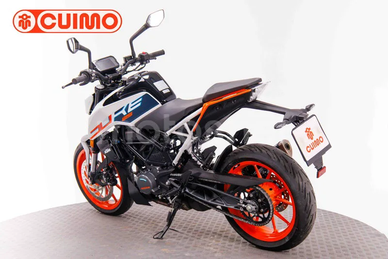 KTM 125 – Vista 6