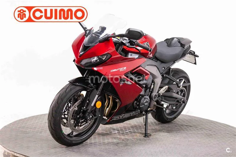 Triumph Daytona 660 - Vista 18