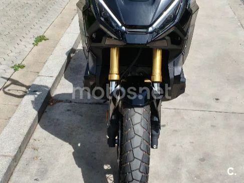 Honda X-ADV - Vista 4