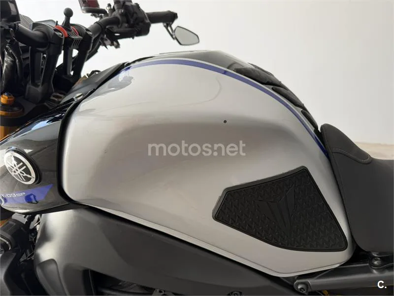 Yamaha MT-09 - Vista 9