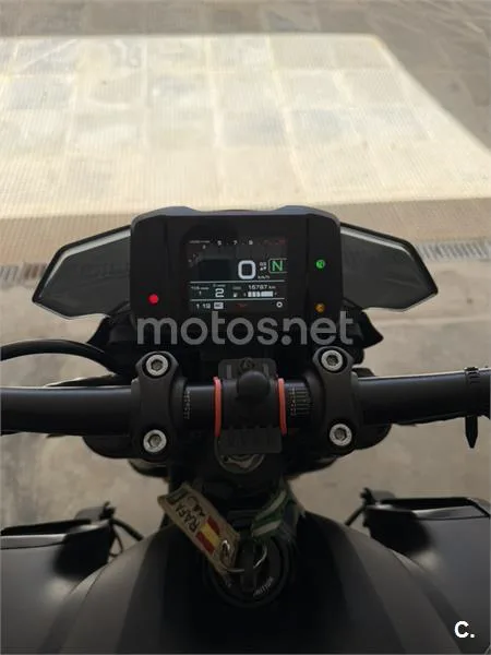 Yamaha MT-09 - Vista 10