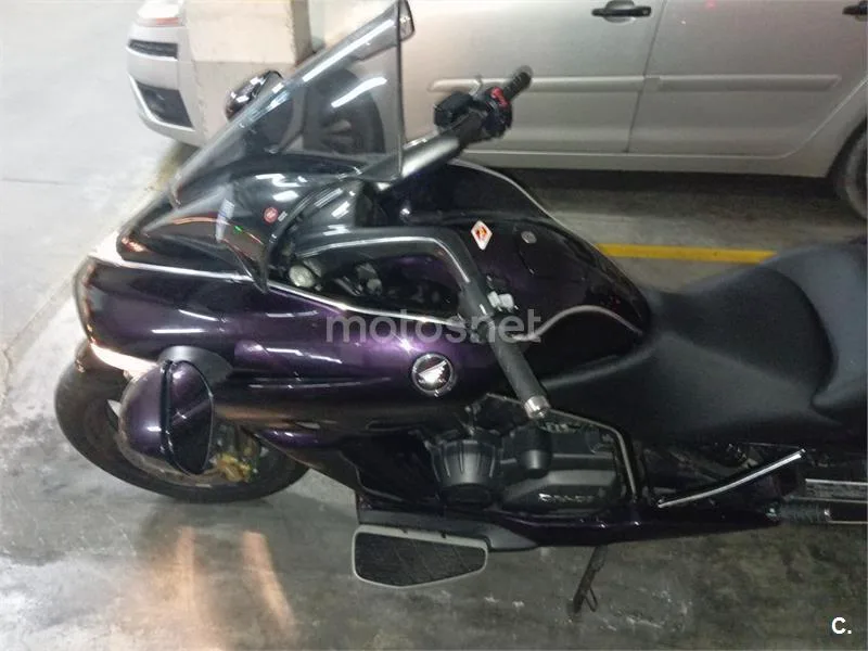 Honda DN-01 - Vista 8