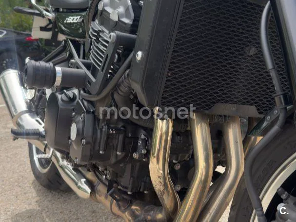 Kawasaki Z900RS - Vista 11