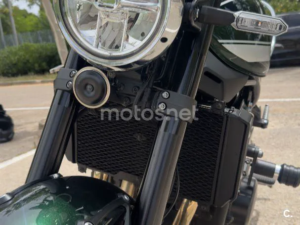 Kawasaki Z900RS - Vista 8