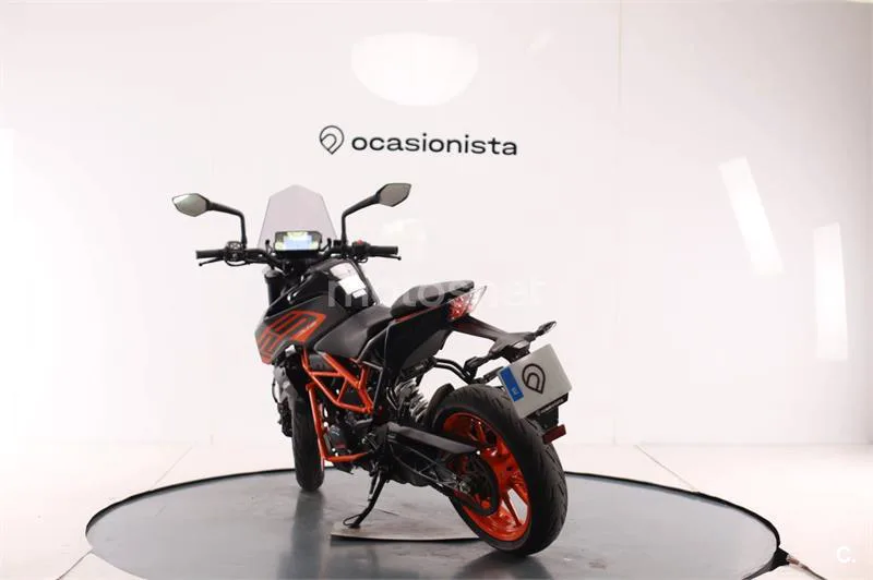 KTM 125 – Vista 3
