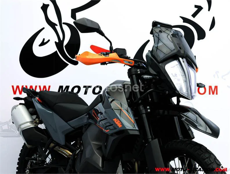 KTM 890 – Vista 4