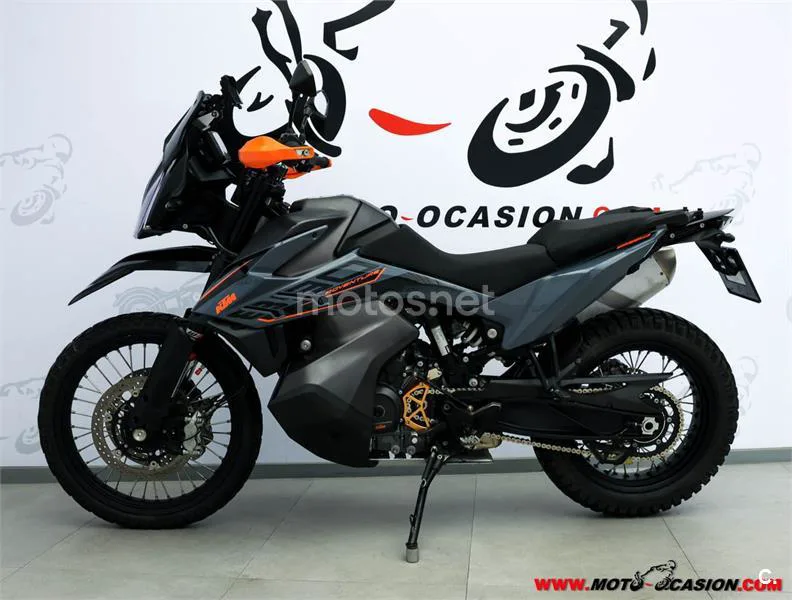 KTM 890 – Vista 7