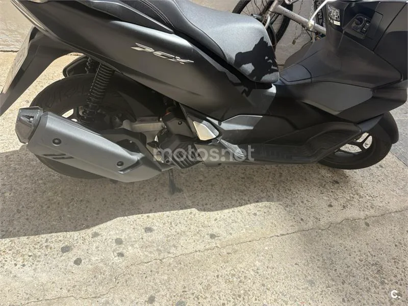 Honda PCX125 - Vista 4