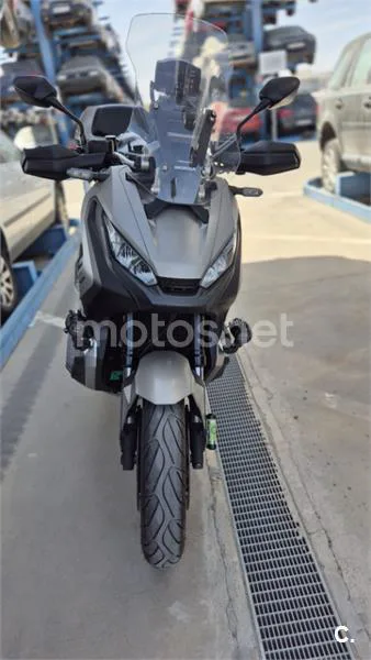 Honda X-ADV - Vista 6
