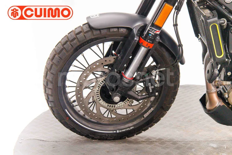 Husqvarna Svartpilen 401 - Vista 28