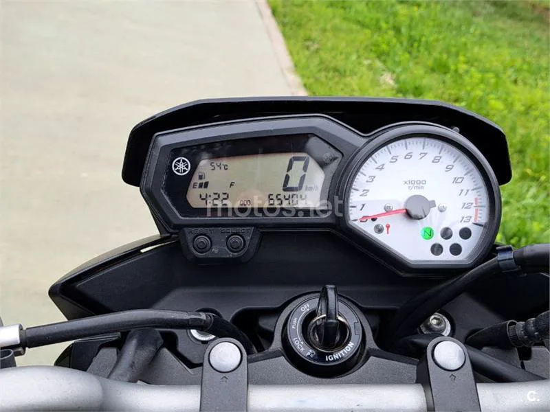 Yamaha FZ8 - Vista 10