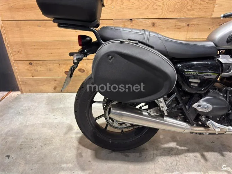 Triumph Speed Twin 900 - Vista 19