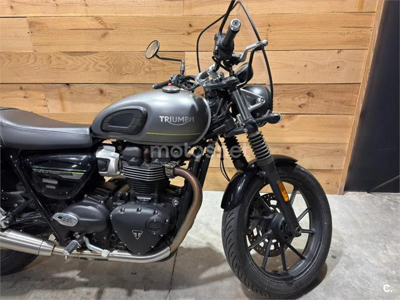 Triumph Speed Twin 900 - Vista 21