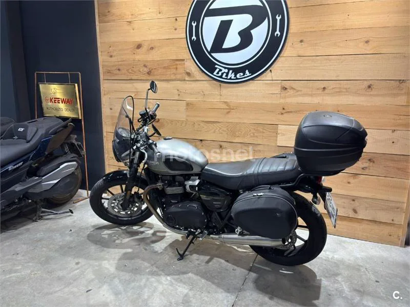 Triumph Speed Twin 900 - Vista 23