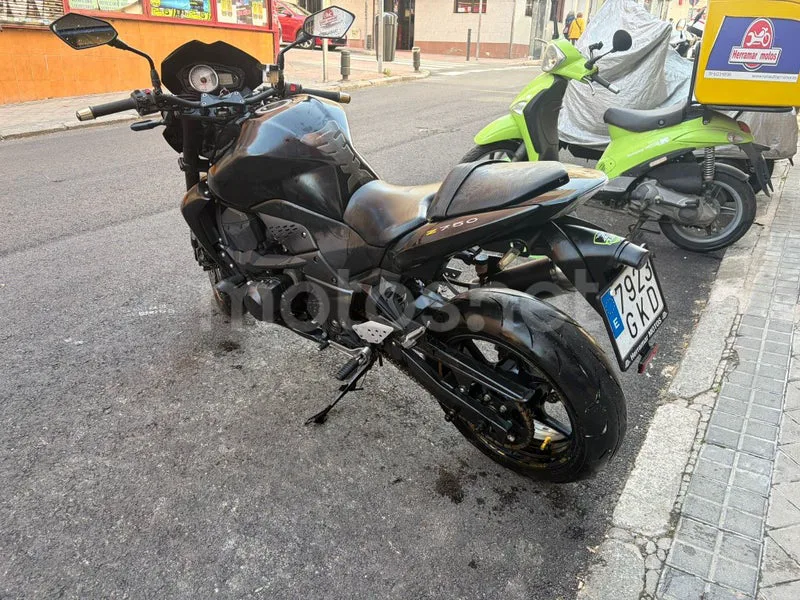 Kawasaki Z750 - Vista 8