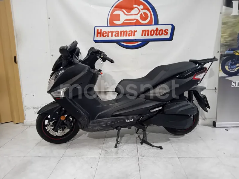 SYM Joymax 125 1350 € 2017 Madrid - 1