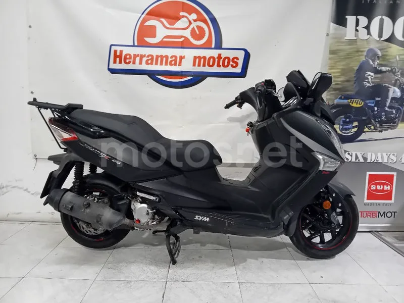 SYM Joymax 125 - Vista 4