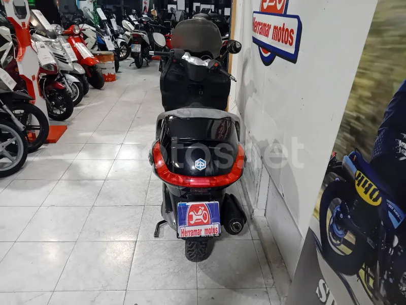 Piaggio XEvo 125 - Vista 3