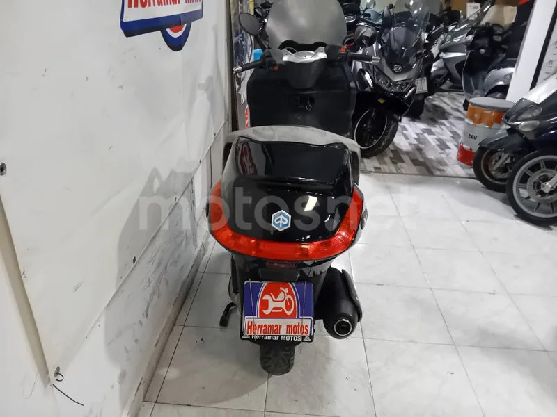 Piaggio XEvo 125 - Vista 6