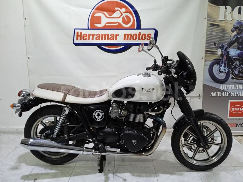 Triumph Thruxton - Vista 15