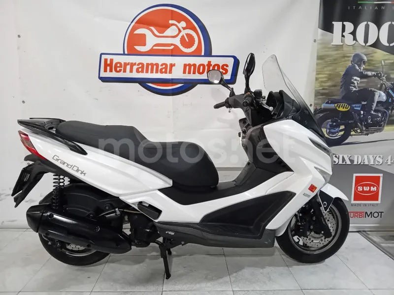 Kymco Grand Dink 125 - Vista 4