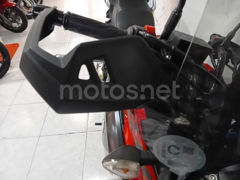 Suzuki V-Strom 250 - Vista 9