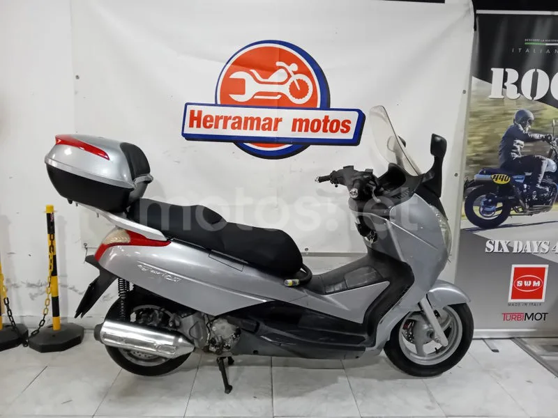 Honda S-Wing 125 - Vista 4