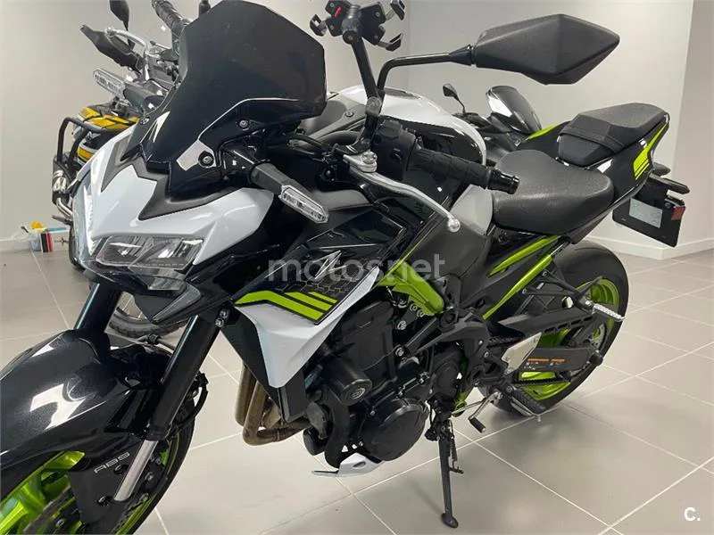 Kawasaki Z900 - Vista 3