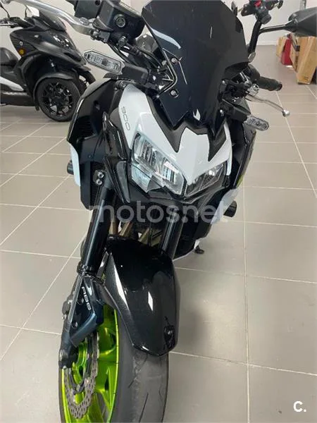 Kawasaki Z900 - Vista 4