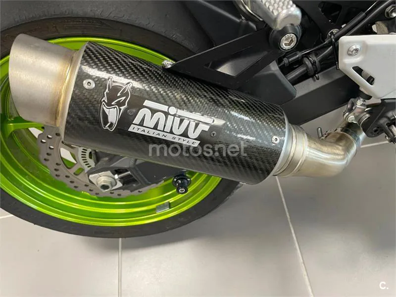 Kawasaki Z900 - Vista 5