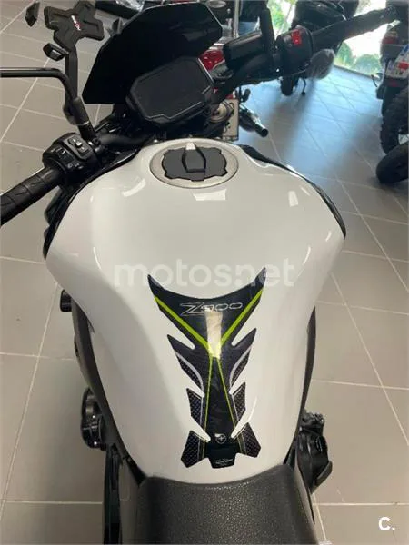 Kawasaki Z900 - Vista 6