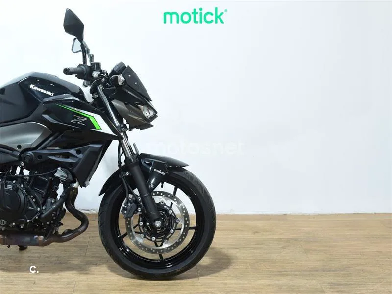 Kawasaki Z500 - Vista 4
