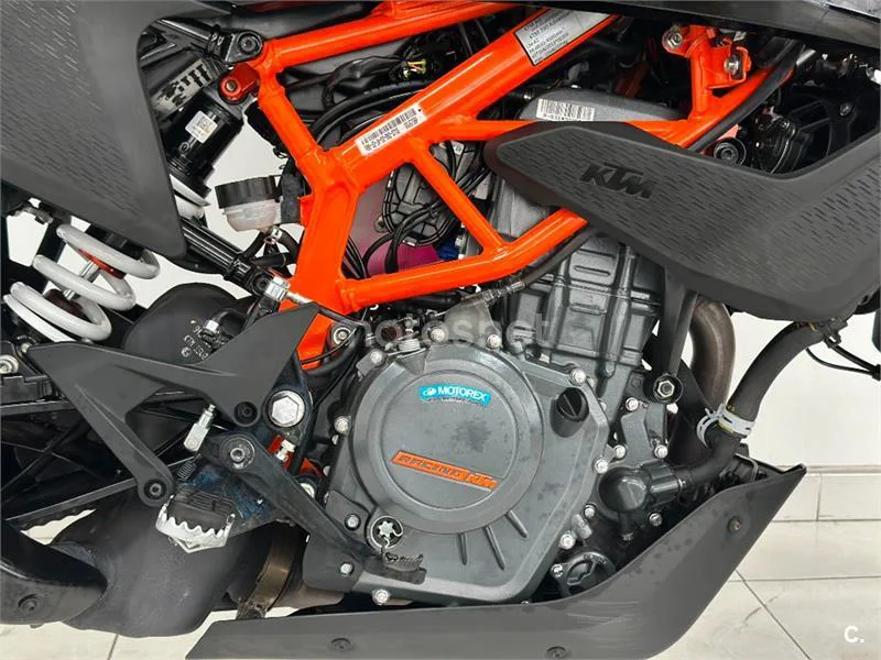 KTM 390 – Vista 12
