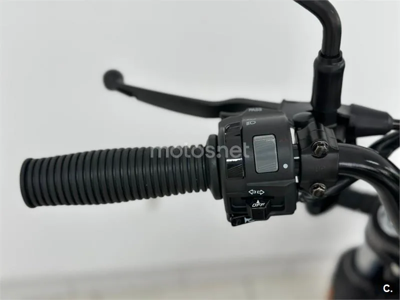 Hyosung Aquila GV 125 S – Vista 15