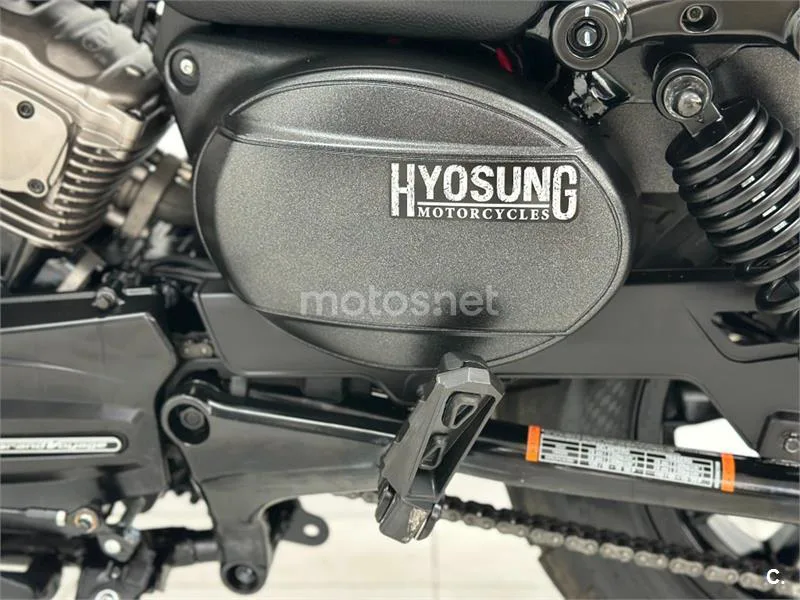 Hyosung Aquila GV 125 S – Vista 21
