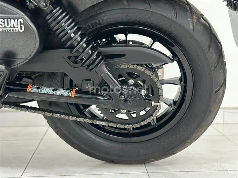Hyosung Aquila GV 125 S – Vista 22