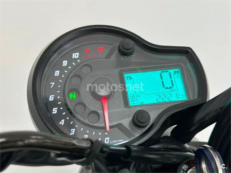 Hyosung Aquila GV 125 S – Vista 23