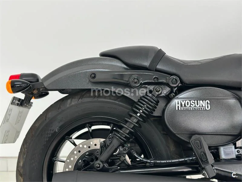 Hyosung Aquila GV 125 S – Vista 9