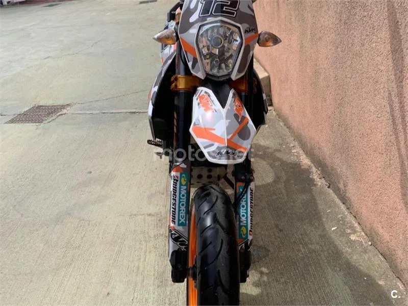 KTM 690 SMC R - Vista 4