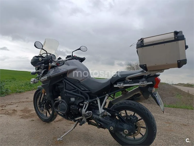 Triumph Tiger Explorer - Vista 9