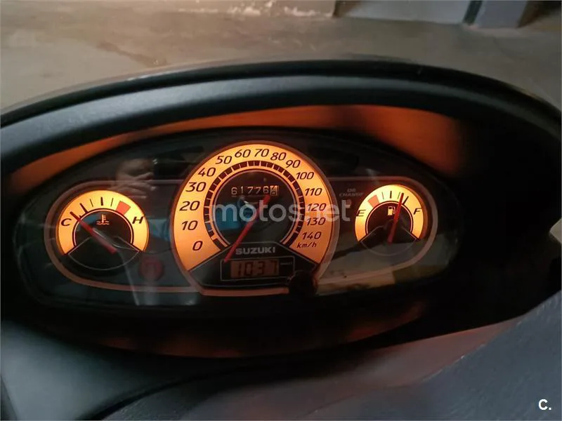 Suzuki Burgman 125 - Vista 4