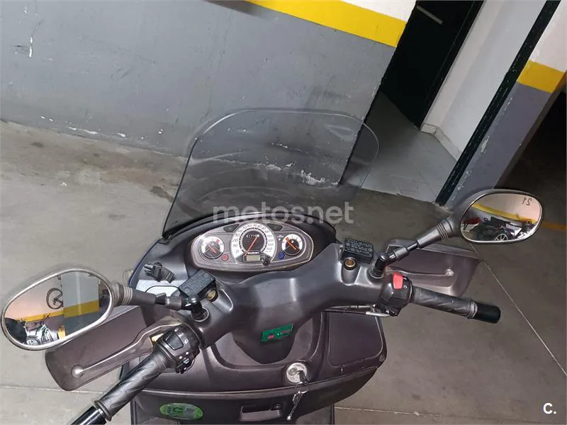 Suzuki Burgman 125 - Vista 9