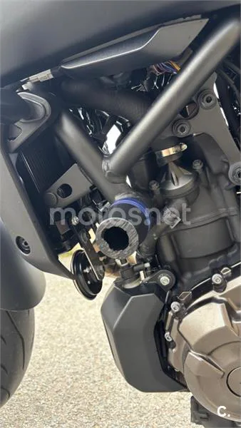 Yamaha MT-07 - Vista 9