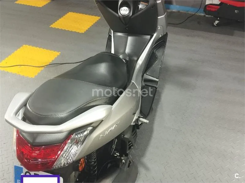 Yamaha NMAX - Vista 4