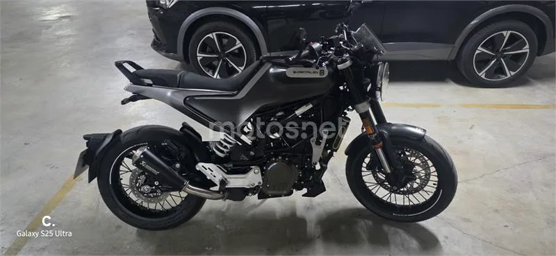 Husqvarna Svartpilen 125 2900 € 2022 Valencia - 2