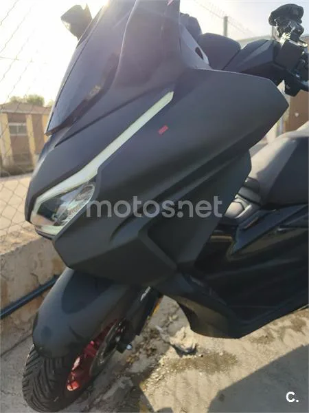 Honda Forza 125 - Vista 3