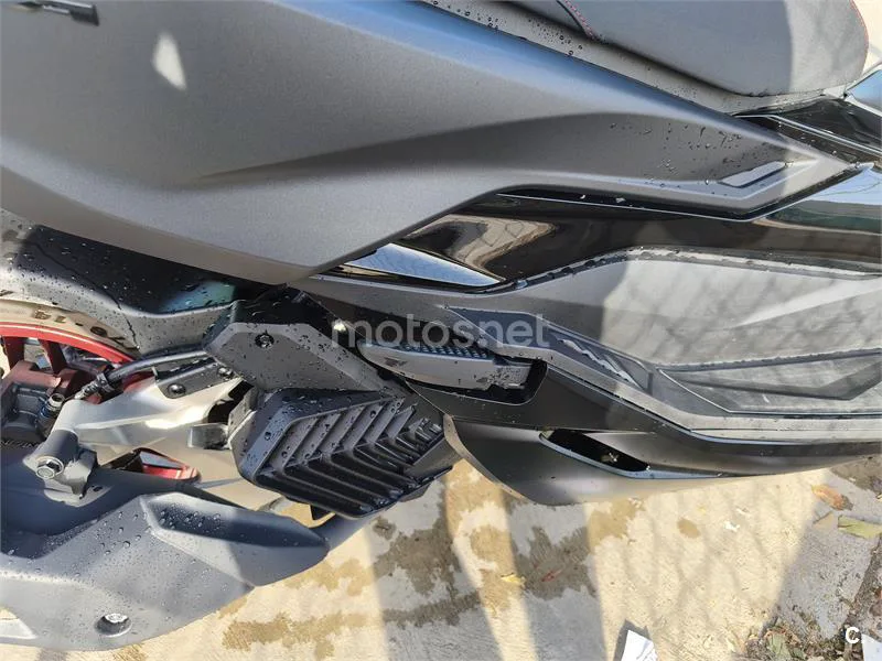 Honda Forza 125 - Vista 8