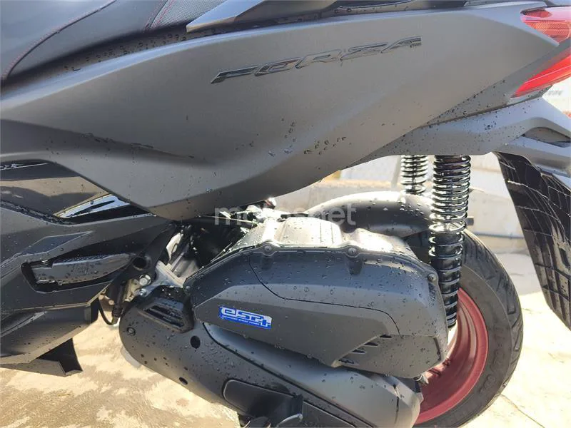 Honda Forza 125 - Vista 10